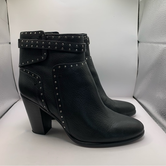 Vince Camuto size 11M Faythes Bootie ankle heel boot black leather studs - Picture 1 of 10